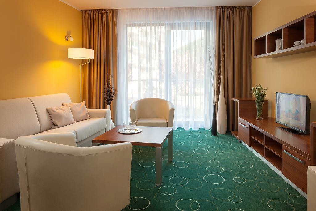 Wellness Hotel Panorama トレンチアンスケ・テプリツェ エクステリア 写真